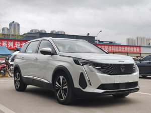 SUV compact d'<span class=keywords><strong>occasion</strong></span> à prix avantageux, Dongfeng Peugeot <span class=keywords><strong>5008</strong></span> 1.8T 211PS édition luxe 2023, voiture à <span class=keywords><strong>essence</strong></span> d'<span class=keywords><strong>occasion</strong></span> - Product Image 3
