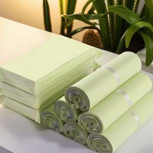 Sacs d'expédition en polyéthylène mat de couleur crème, sacs d'emballage express de couleur avocat avec logo personnalisé, sacs d'expédition en polyéthylène nude pour vêtements - Product Image 3