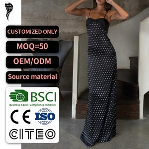 Vestido Maxi de Satén con Puntos Blancos y Negros, Vestido de Noche Ajustado con Tirantes Finos y Escote Corazón para Mujer - Product Image 1
