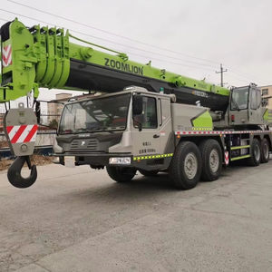 Grúa sobre Camión Zoomlion ZTC800H Usada de Alta Calidad, 80 Toneladas, Pluma de 65.6m, Elevación Eficiente, Sistema Hidráulico Robusto para Trabajos de Infraestructura - Product Image 1