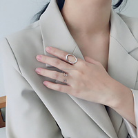 2025 à la mode 925 bague ouverte en argent Sterling avec Double bande épingle de sûreté conception minimaliste Structure géométrique bijoux pour les femmes