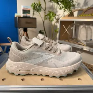 Nuove Scarpe da Corsa di Design per Uomo e Donna, Sneakers da Escursionismo Outdoor Cascadia 17 Trail <span class=keywords><strong>GTX</strong></span> Impermeabili, Stile Walking in Nero e Bianco - Product Image 5