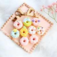 Creatieve snoepjes dessert hars ambachten kleurrijke 2cm donut stimulerende voedsel speelgoed accessoires DIY crème platte achterkant voor decoratie
