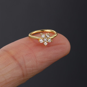 Hermoso anillo de nariz chapado en oro con flor de circón con microincrustaciones, accesorios de cobre, joyería para el cuerpo, venta al por mayor, piedra de cristal - Product Image 4