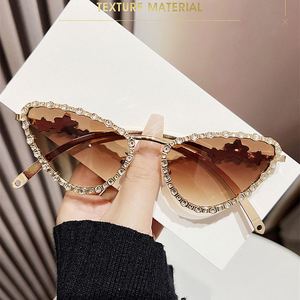 Gafas de Sol de Lujo 2025 con Patillas Metálicas en Forma de Estrella, Protección UV400, Diseño Ojo de Gato con Diamantes para Mujer - Product Image 2