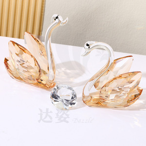 Ensemble d'ornements en forme de cygne en cristal, décoration en verre faite à la main, cadeau de mariage, style d'art moderne - Product Image 3