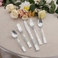 Ensemble de table à manger élégant en acier inoxydable argenté 430, finition miroir + PVD or, sensation raffinée, arrangements floraux pour la maison et l'hôtel