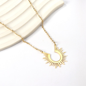 Collar con colgante de sol semicircular de acero inoxidable, conjunto de joyería de moda para mujer, estilo hip hop - Product Image 1