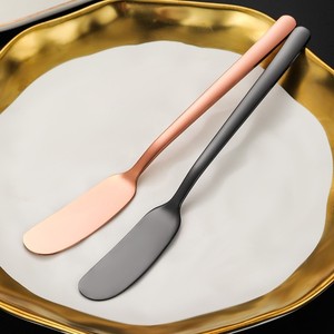 Coltelli <span class=keywords><strong>per</strong></span> Burro in Acciaio Inox dal Design Versatile ed Elegante <span class=keywords><strong>con</strong></span> Manico Lungo <span class=keywords><strong>per</strong></span> Spalmare Formaggio Cremoso e <span class=keywords><strong>Pizza</strong></span> - Product Image 2