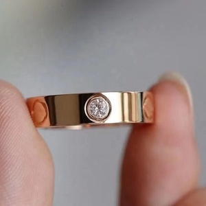 Anillo de Acero Inoxidable 316L Chapado en Oro de Marca de Diseño de Lujo con Tornillo de Amor para Hombre y Mujer - Product Image 6