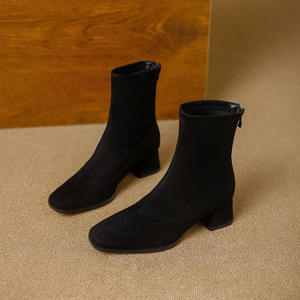 Bottines mi-mollet élégantes et polyvalentes pour femmes en automne et en hiver avec talons épais - Product Image 1