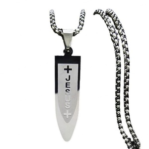 Collar Personalizado de Acero Inoxidable 316L Chapado en Oro de 14k/18k Resistente al Agua con Colgante de Cruz de Bala para Hombre - Product Image 3