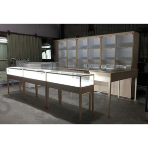 M & S Armoire à <span class=keywords><strong>bijoux</strong></span> en bois pleine longueur avec porte coulissante <span class=keywords><strong>Vitrine</strong></span> de costumes murale pour une utilisation dans un centre commercial - Product Image 1