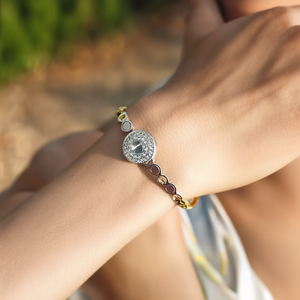 สร้อยข้อมือคริสตัล สแตนเลสสตีล 316L ชุบทอง PVD ประดับเพชรเซอร์โคเนียทรงกลมตรงกลาง เครื่องประดับสำหรับผู้หญิง - Product Image 3