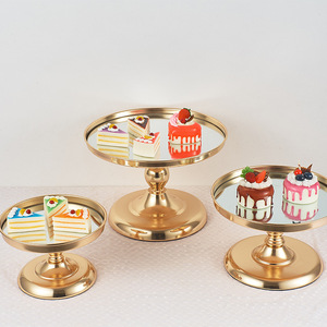 Venta caliente lujoso moderno soporte <span class=keywords><strong>de</strong></span> pastel <span class=keywords><strong>de</strong></span> <span class=keywords><strong>arte</strong></span> del hierro con placa <span class=keywords><strong>de</strong></span> espejo para fiestas <span class=keywords><strong>de</strong></span> cumpleaños bodas y eventos Decoración <span class=keywords><strong>de</strong></span> <span class=keywords><strong>mesa</strong></span> - Product Image 2