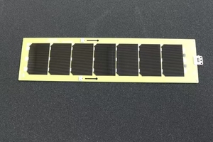 แผงโซล่าเซลล์ GaAs แยกสามชั้นแบบในอวกาศผู้ผลิตแผงโซลาร์เซลล์ดาวเทียมสำหรับการใช้งานในอวกาศ - Product Image 2