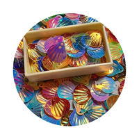 Pièces de bijouterie de danse faites à la main à deux trous, en gros, avec paillettes colorées festonnées en forme de coquillage pour fournitures promotionnelles de fête