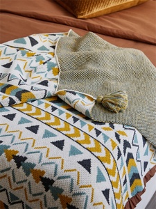 Copridivano in acrilico lavorato a maglia con logo, nappa decorativa, tecnica jacquard, stile decorativo <span class=keywords><strong>BLG</strong></span> - Product Image 3