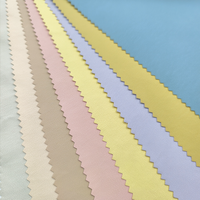 Fabricant chinois de tissu en cuir synthétique PU extensible imperméable gaufré fin avec support tricoté 150GSM pour manteaux et vestes