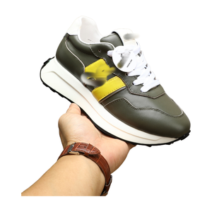 Зеленые кожаные кроссовки с желтой полосой в стиле ретро для мужчин, повседневная обувь для бега - Product Image 5