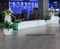 696C Banc long contemporain en fibre de verre avec pot de fleurs intégré, chaise de loisirs pour salle d'attente, maison, bureau, hôpital, parc, hôtel, école, centre commercial, salle de sport, extérieur