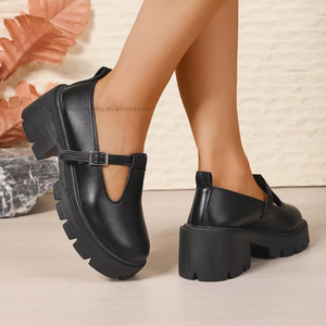 Chaussures à plateforme à talon moyen de style britannique pour femmes, nouvelle collection automne, semelle épaisse, grandes tailles, vente en gros - Product Image 4