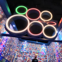 Dispositif de lancer interactif pour salle de jeux intérieure, équipement suspendu avec cercle lumineux LED coloré pour les activités en famille et entre amis