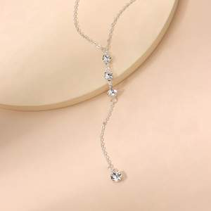 ต่างหูแฟชั่นแบบห้อยประดับมุก ดีไซน์เก๋ ทันสมัย สำหรับทุกเพศ วัสดุอัลลอยด์ สปริงใหม่ - Product Image 4