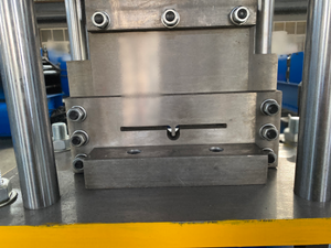 Machine de formage à froid de profilés légers entièrement automatique avec poinçonnage servo pour profilés métalliques sur mesure - Product Image 3