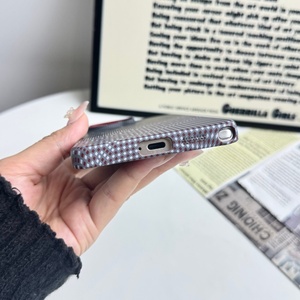 High Quality Carbon Fiber Texture Magnetic Phone <b>Case</b> for Samsung S26 S23 S24 S25 Ultra <b>Wireless</b> <b>Charging</b> Shockproof Hard Cover - Product Image 6