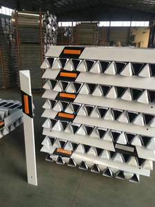 Fábrica al por mayor de PVC portátil reflectante <span class=keywords><strong>flexible</strong></span> advertencia de seguridad tráfico carretera divisor delineador <span class=keywords><strong>post</strong></span> - Product Image 4