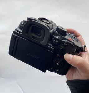 กล้องมิเรอร์เลส Lumix <span class=keywords><strong>GH6</strong></span> พร้อมวิดีโอ 4K ถ่ายภาพ HD ดีไซน์กันน้ำ แบตเตอรี่ลิเธียม หน้าจอ 2.3 นิ้ว - Product Image 2