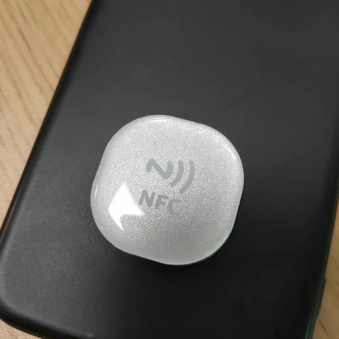 Personalizzato anti-metallo a resina epossidica NFC carta di chiave fob 216 Social media Condivisione tag il monitoraggio degli animali