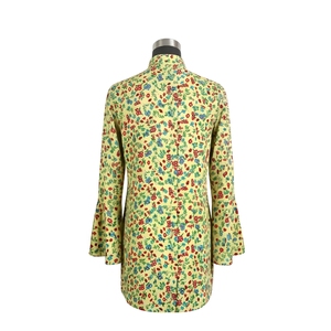 Chemisier décontracté à volants floraux imprimé pour femme, haut à manches courtes tendance, fournisseur en gros de vêtements - Product Image 3