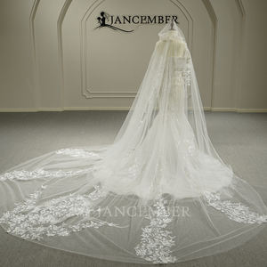 Vestido de Novia Sirena de Lujo Moderno GT26001 con Lentejuelas, Encaje Floral, Cola Capilla y Chal - Product Image 3