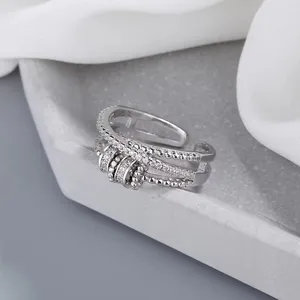 नई सबसे अधिक बिकने वाली फैशन एक अंगूठी जो सौभाग्य लाती है सुंदर और सुरुचिपूर्ण महिलाओं के व्यक्तित्व वाली डबल-लेयर डायमंड खुली अंगूठी