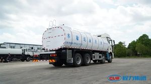รถบรรทุกถังสแตนเลสเกรดอาหาร CLW 8X4 26 ลูกบาศก์เมตร ดีเซล 251-350 แรงม้า ยูโร 2-6 สำหรับขนส่งวัตถุดิบโรงงานน้ำมันพืช - Product Image 6