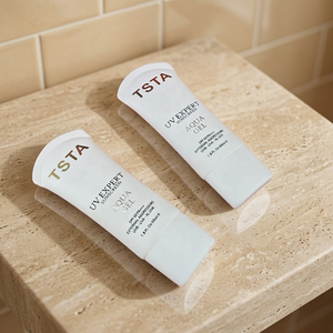 Crème solaire UV Expert Aqua Gel SPF50 50ml, tube super ovale en plastique blanc avec bouchon à vis super ovale, logo estampé à chaud, extrémité ronde - Product Image 1