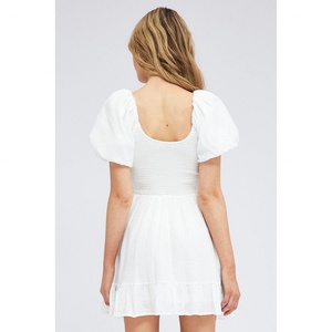 Robe Courte Décontractée OEM de Haute Qualité avec Smocks, Couleur Unie, Caractéristiques Écologiques, Vente en Gros, Ceinture Naturelle Décorative - Product Image 5