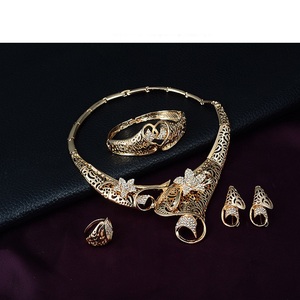 Kadın lüks 4-Piece brezilyalı suudi 18K altın Dubai gelin takı seti alaşım alyans parti bilezik altın afrika moda - Product Image 4