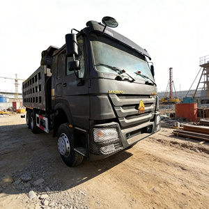 HOWO 371 Muldenkipper 10-Rad 6x4 Lastwagen-Fahrgestell in Grau, Tankwagen, Direkt vom Hersteller - Product Image 1