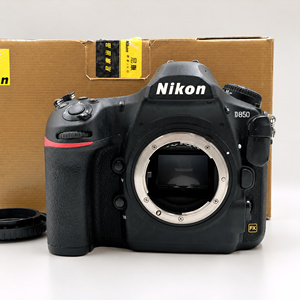 Cámara <span class=keywords><strong>Nikon</strong></span> <span class=keywords><strong>D850</strong></span> SLR Digital de 45.75 Megapíxeles con Sensor CMOS de Fotograma Completo, 95% <span class=keywords><strong>Nueva</strong></span>, Usada - Product Image 1