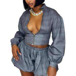 Conjunto Deportivo Personalizado 2026 para Mujer, Top de Manga Larga con Cierre y Cuello Alto, Pantalones Cortos con Volantes, Ropa Deportiva para Otoño - Product Image 6