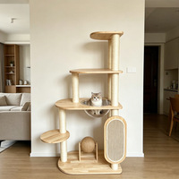Arbre à chat multi-niveaux en bois massif de qualité supérieure, plateformes, niches, griffoirs en sisal, poteaux à griffer en jute, poteaux à balles en jute