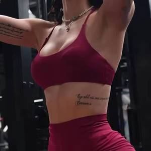 Soutien-gorge de sport OEM pour femme, vente chaude, pour la gym et l'entraînement à domicile, respirant, dos croisé torsadé, avec coussinets amovibles - Product Image 3