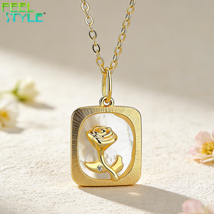 Collana Stile Artistico per Mamma con Ciondolo a Rosa <span class=keywords><strong>Vintage</strong></span>, Collana con Ciondolo a Rosa per Mamma in Ottone Placcato Oro 18K, Gioiello con Cornice Quadrata - Product Image 3