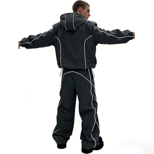 Set Personalizzato da <span class=keywords><strong>Uomo</strong></span>: Giacca Oversize Riflettente Antivento con Zip in Poliestere e Pantaloni da <span class=keywords><strong>Tuta</strong></span> in Nylon - Product Image 2