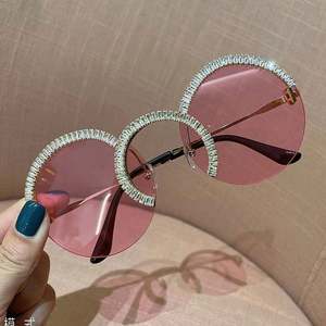 Gafas de Sol Redondas de Lujo con Lentes Transparentes, Moda 2021, Protección UV400, con Pedrería, Tamaño Grande para Mujer - Product Image 4