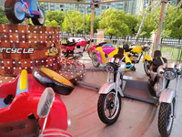 Nouveau design Carnival Park Game Machine Carrousel luxueux Autocontrôle Ride Motorcycle Rides à vendre