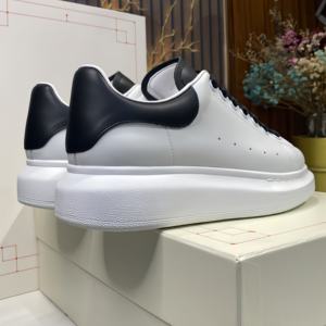 Sneakers en cuir de luxe originales pour hommes de haute qualité, chaussures de skate à lacets, chaussures de marche décontractées à semelle épaisse pour l'extérieur - Product Image 1